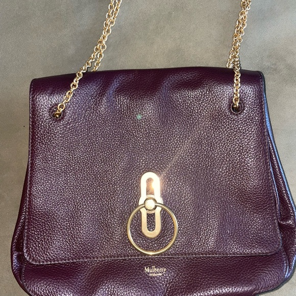 Like new Beautiful Mulberry purse with gold chain. Includes dust bag - Picture 7 of 7
